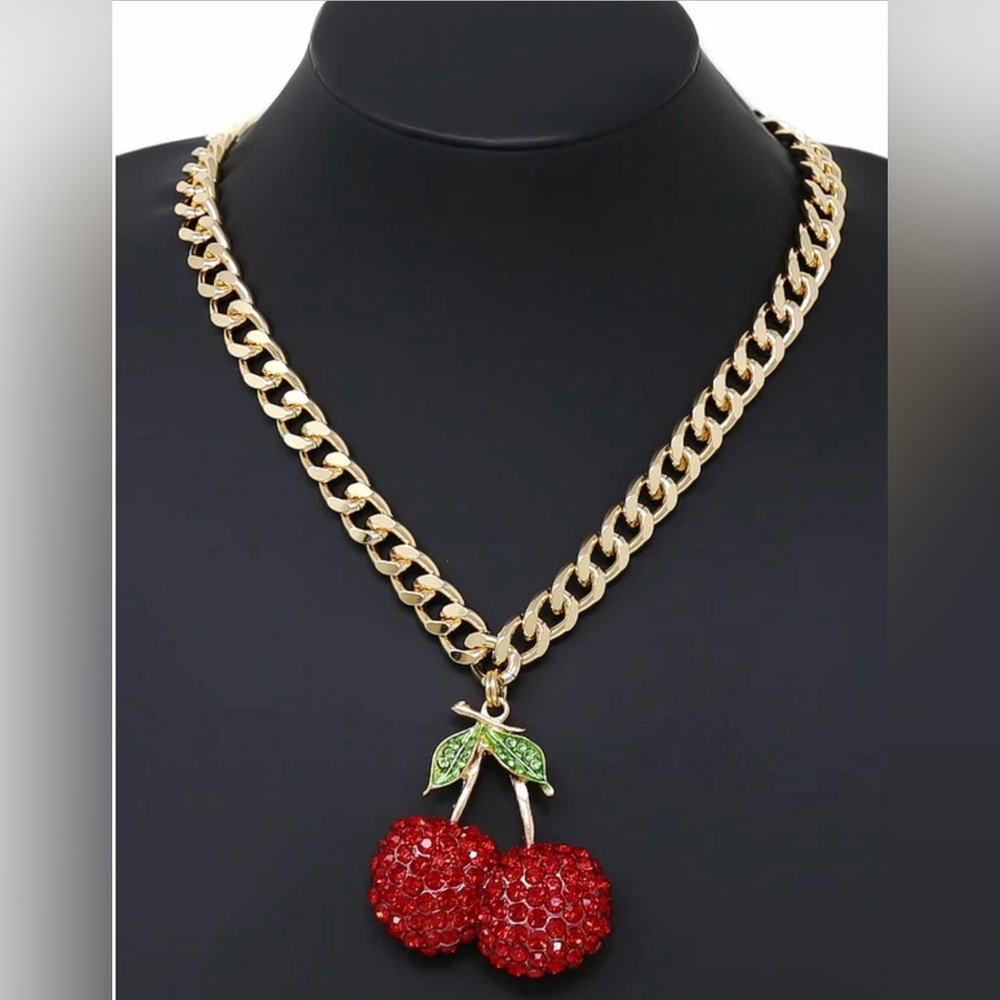 Chic Cherry Chunky Pendant Curb Chain Short Necklace - Picture 1 of 1